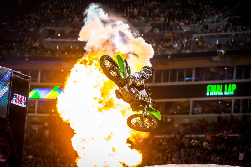 Eli Tomac wins