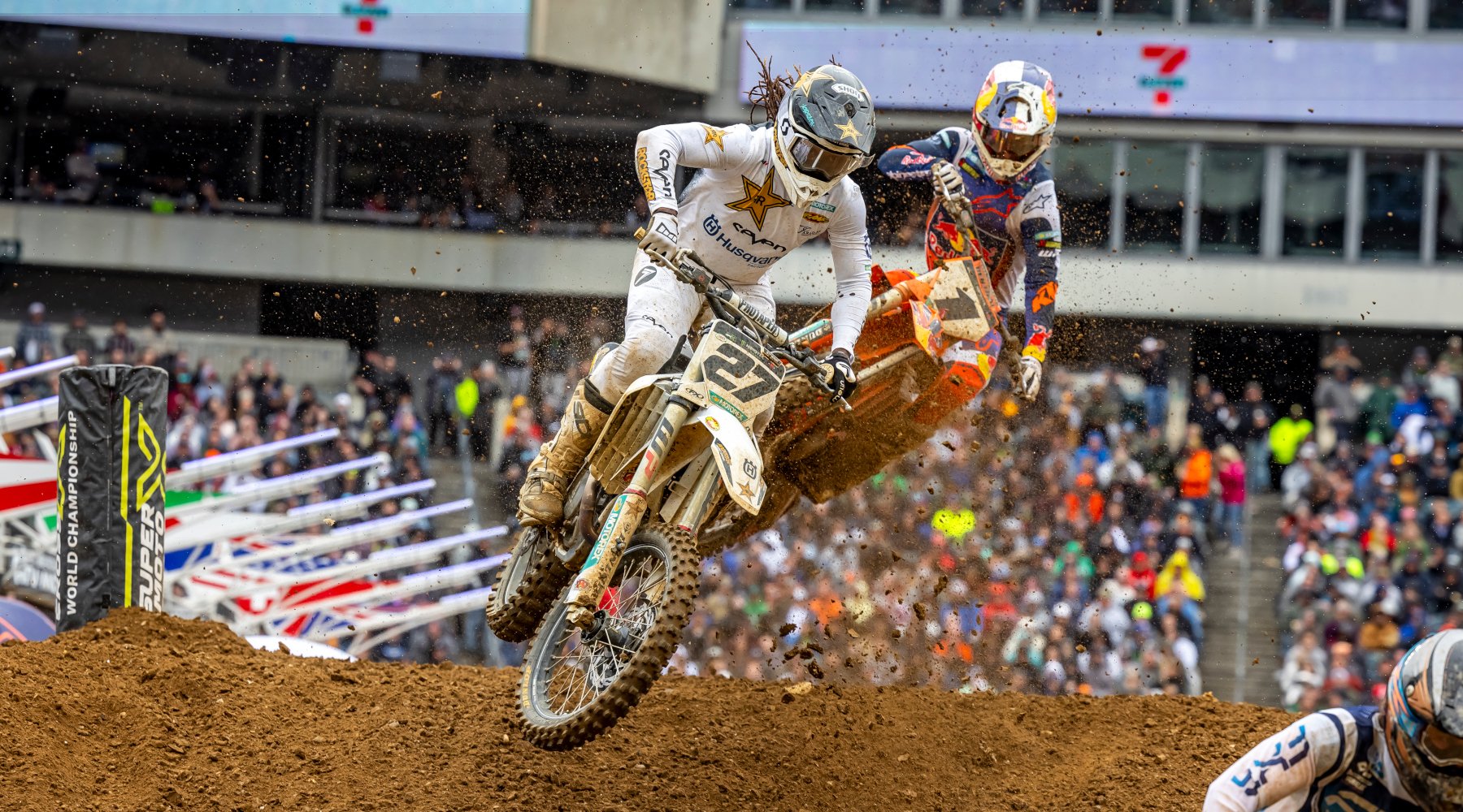 Malcolm Stewart battles Chase Sexton