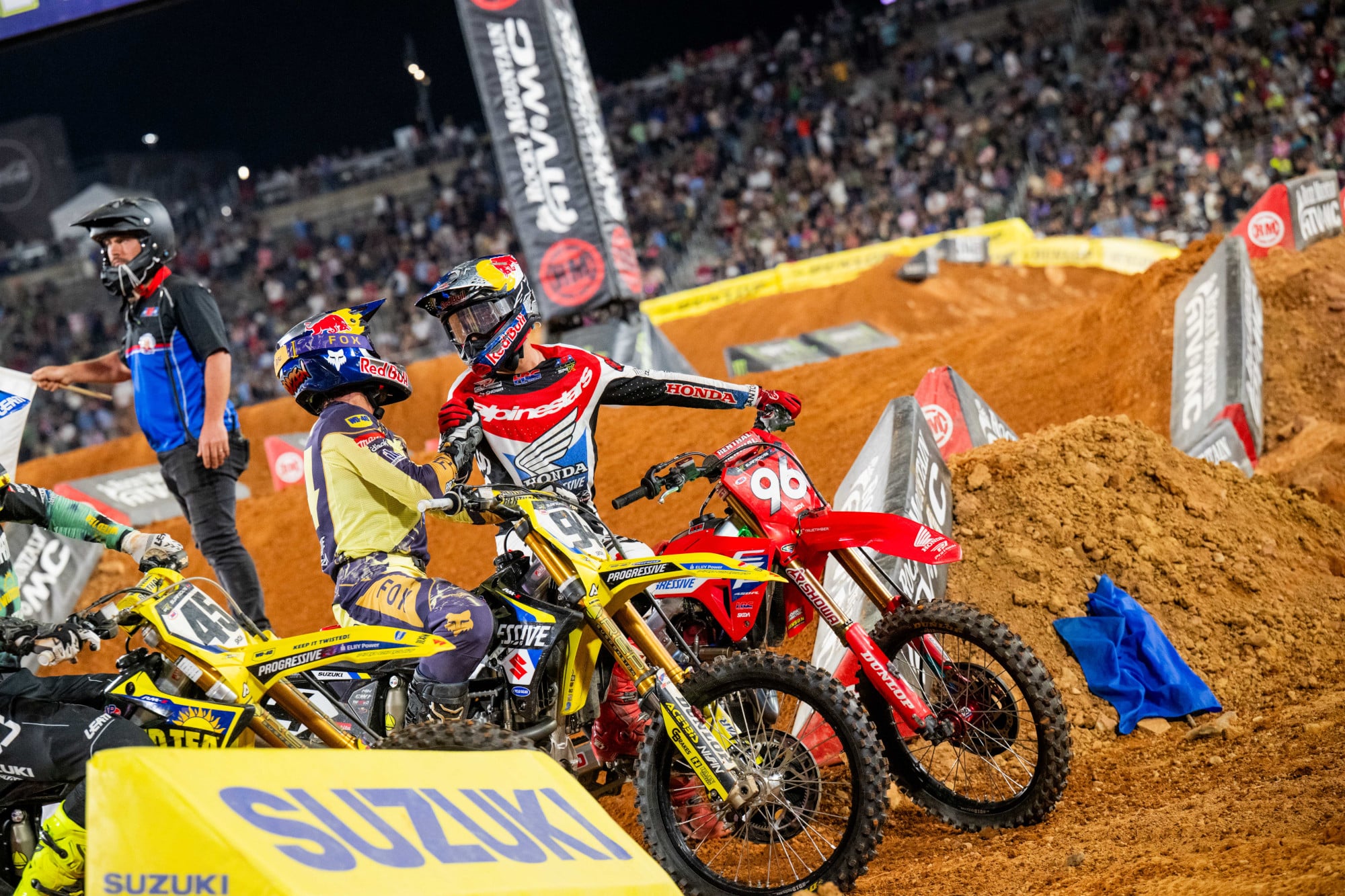 Ken Roczen congratulates Hunter Lawrence
